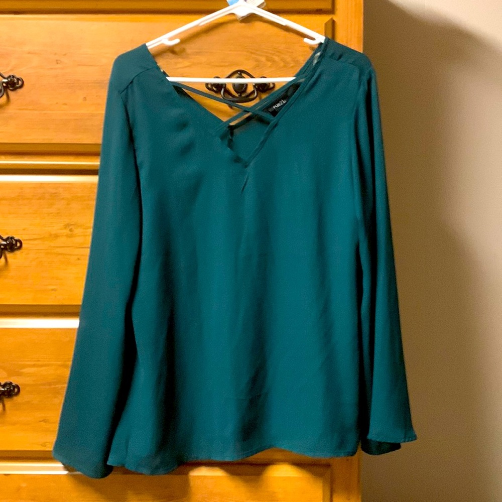 Flowy long sleeve blouse!